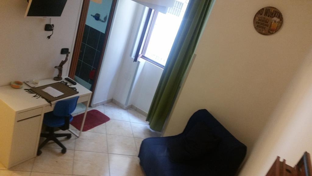 Hotel Residenza Il Castello Nápoles Habitación foto